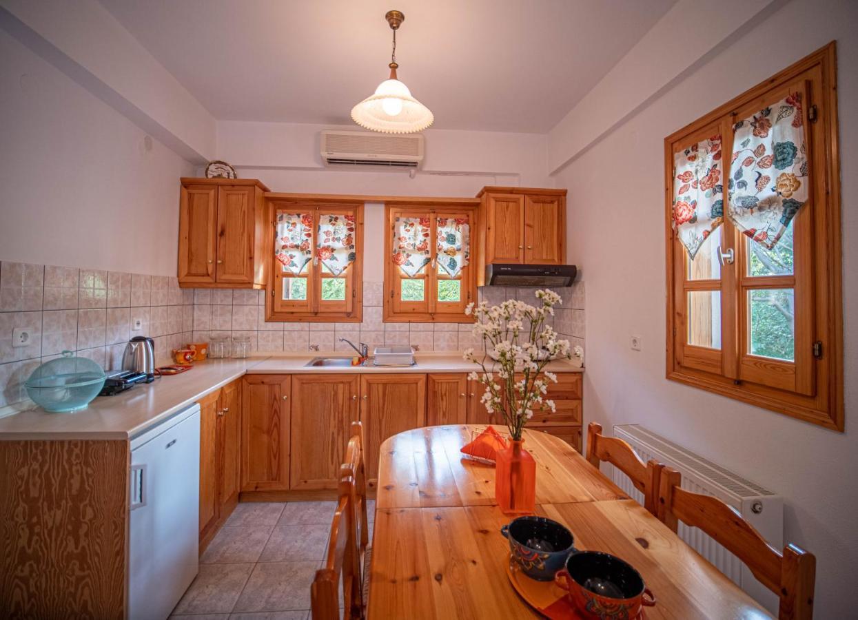 Orange House For Big Families In Damouchari - Delicious Houses Bagian luar foto