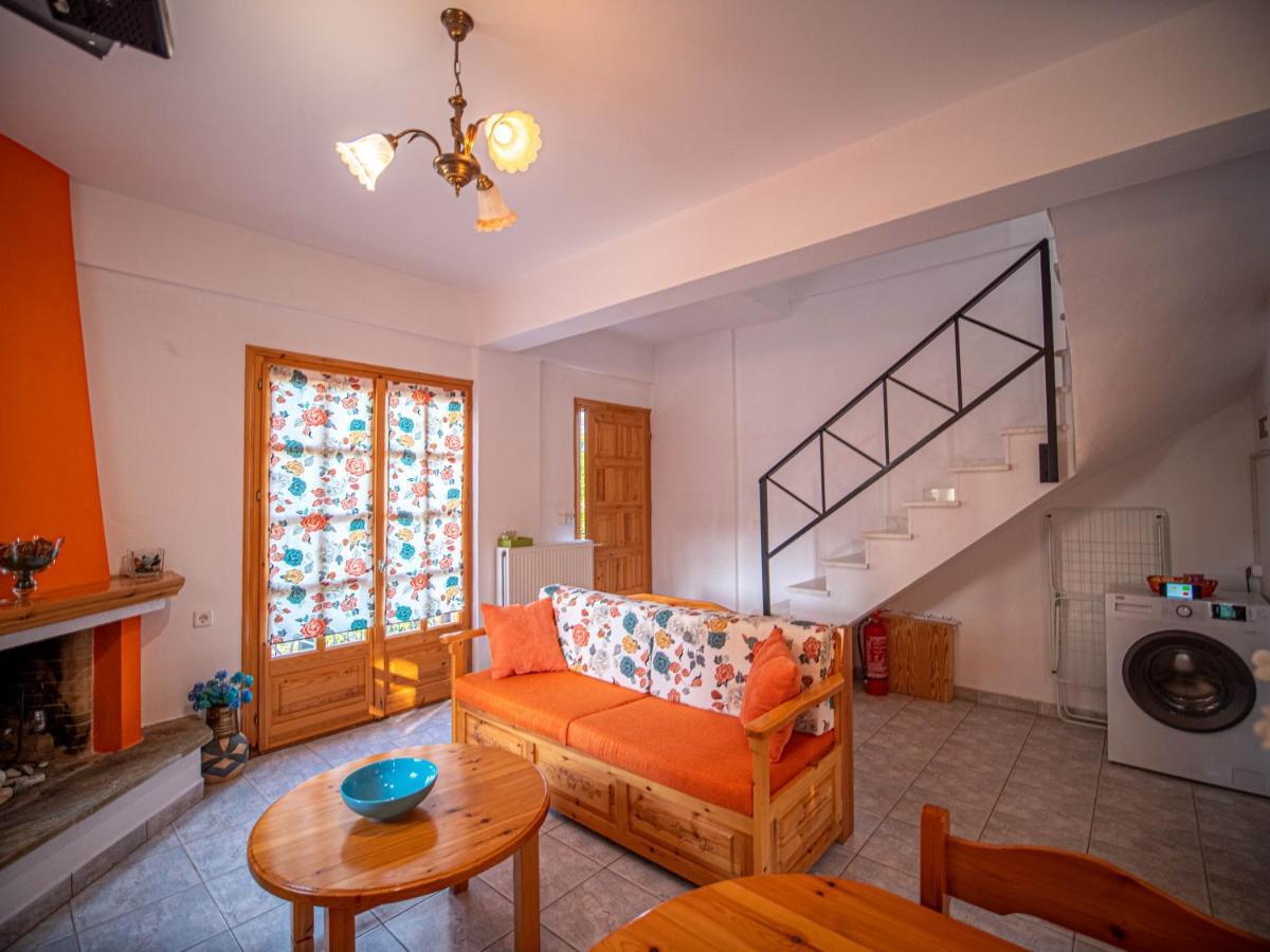 Orange House For Big Families In Damouchari - Delicious Houses Bagian luar foto