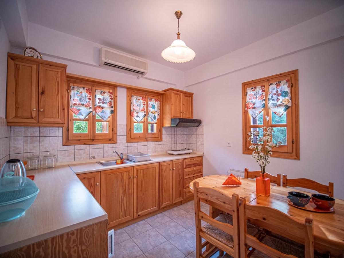 Orange House For Big Families In Damouchari - Delicious Houses Bagian luar foto