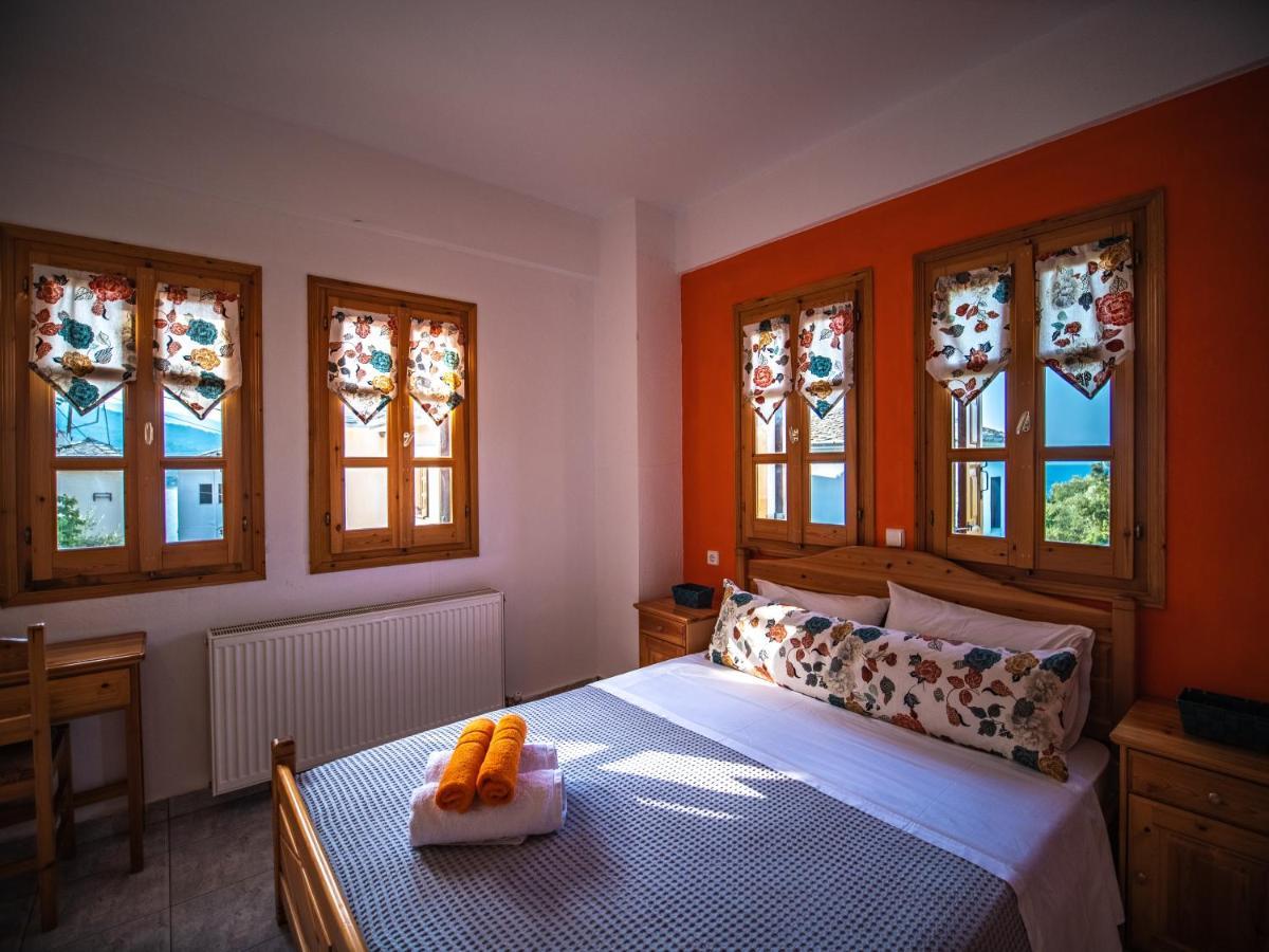Orange House For Big Families In Damouchari - Delicious Houses Bagian luar foto