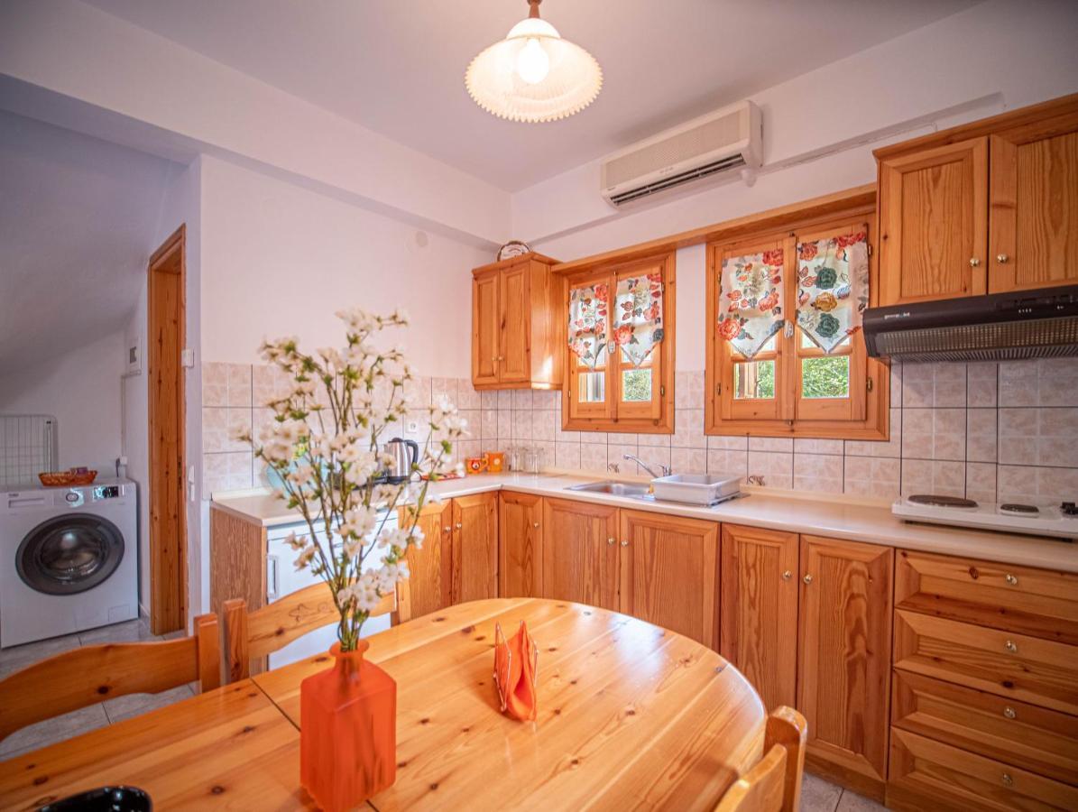 Orange House For Big Families In Damouchari - Delicious Houses Bagian luar foto