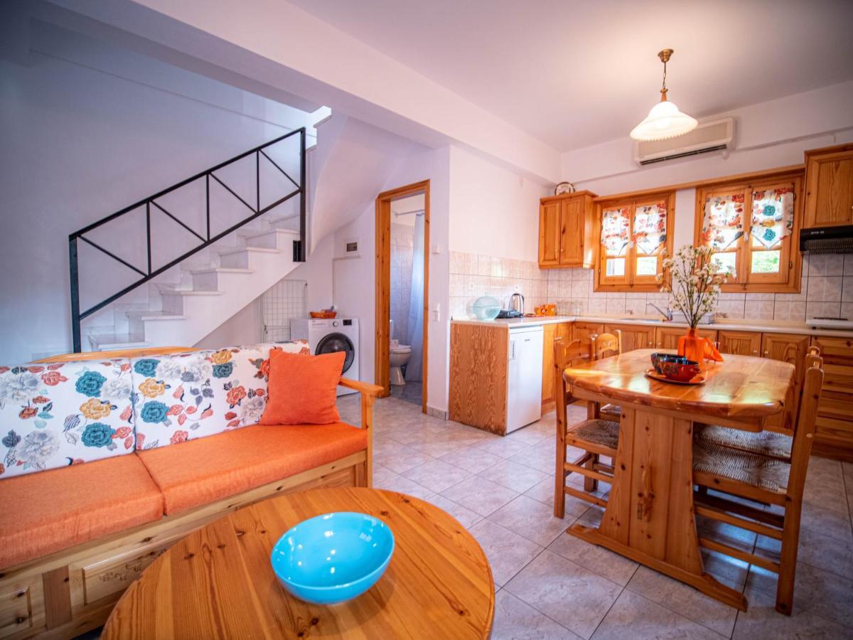 Orange House For Big Families In Damouchari - Delicious Houses Bagian luar foto