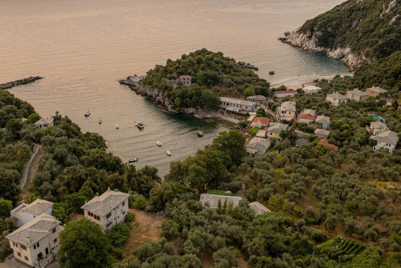 Orange House For Big Families In Damouchari - Delicious Houses Bagian luar foto