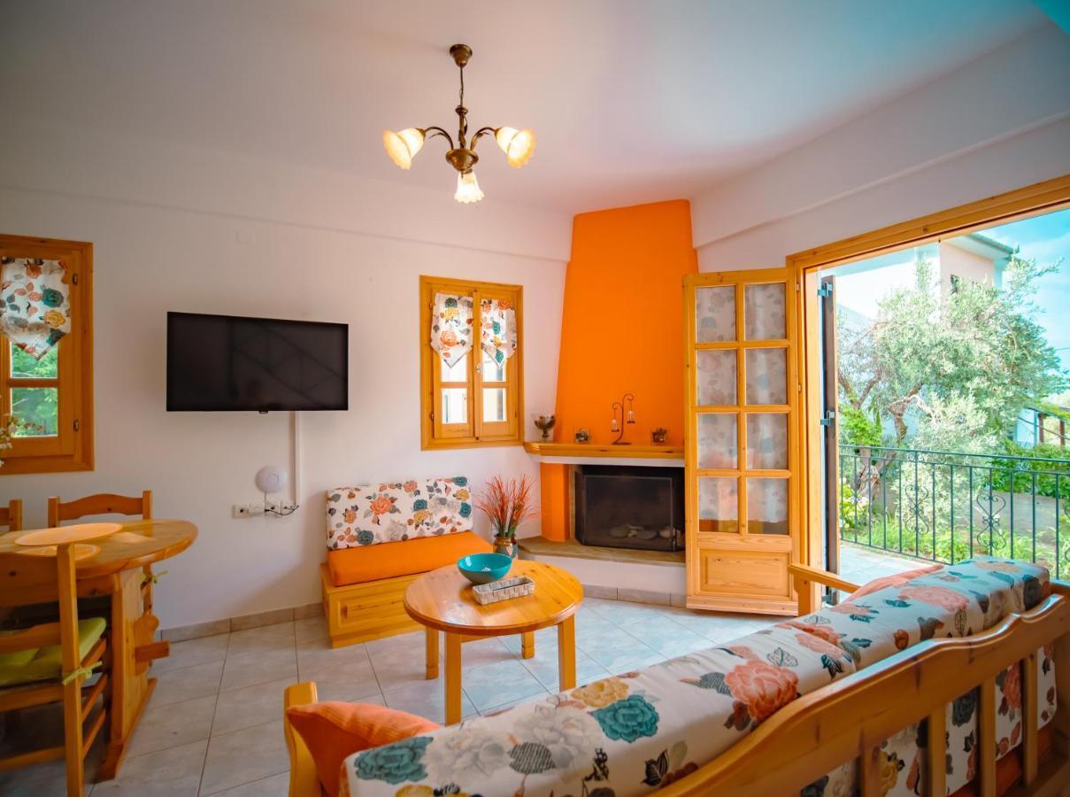 Orange House For Big Families In Damouchari - Delicious Houses Bagian luar foto