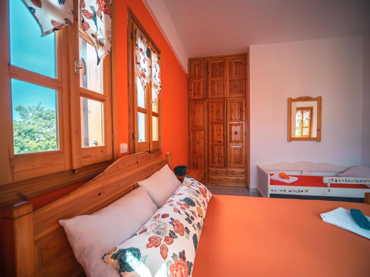 Orange House For Big Families In Damouchari - Delicious Houses Bagian luar foto