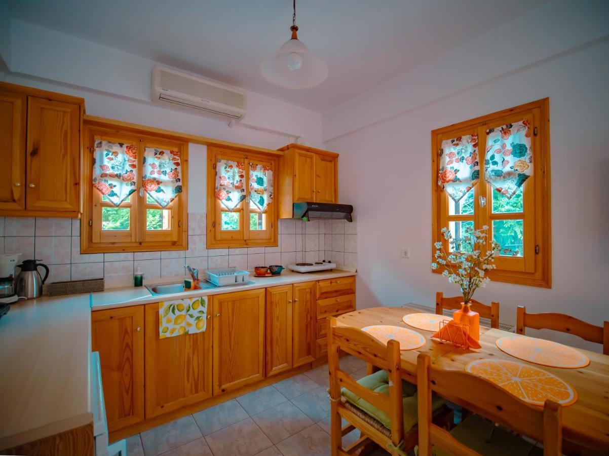 Orange House For Big Families In Damouchari - Delicious Houses Bagian luar foto