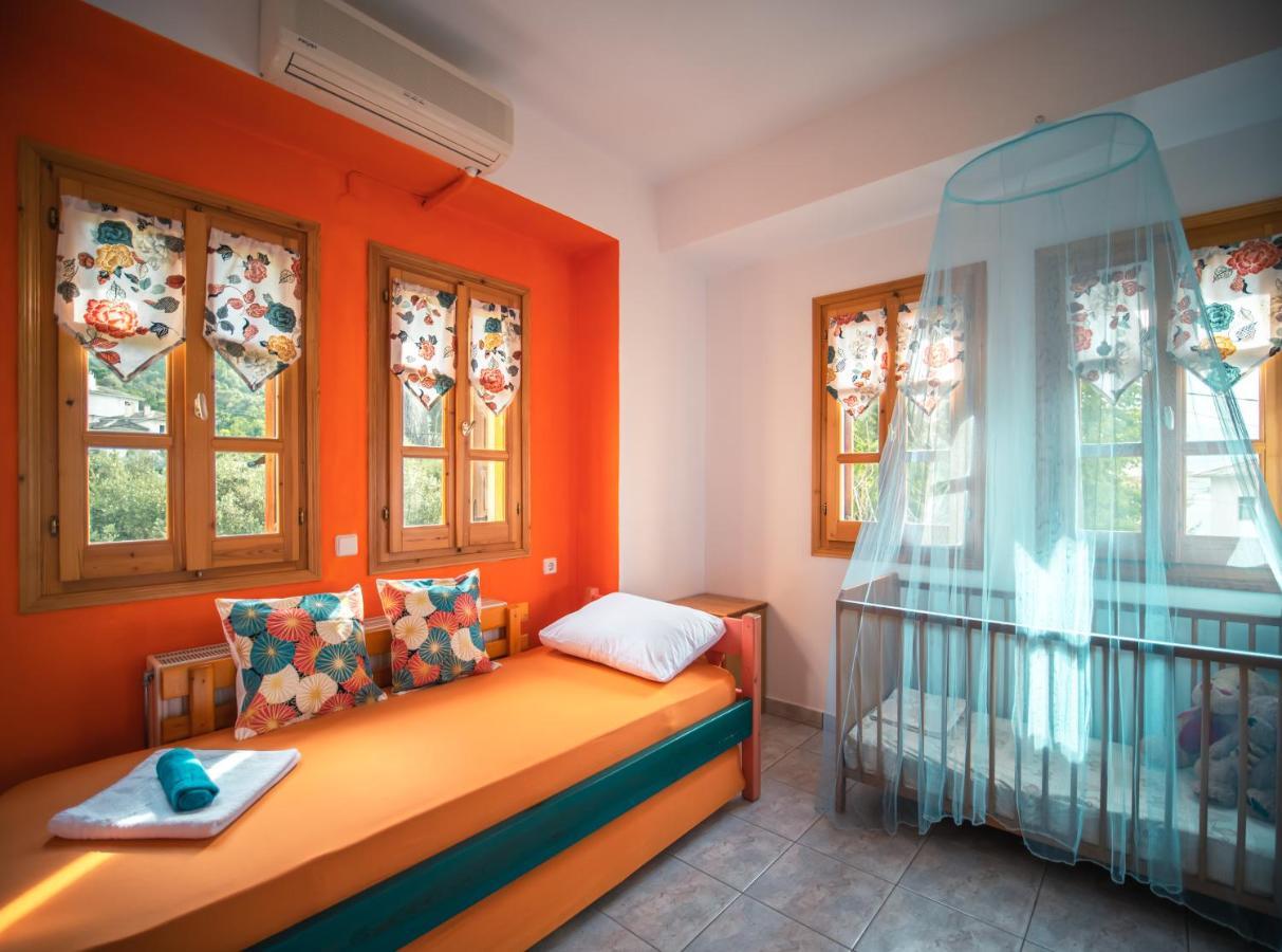 Orange House For Big Families In Damouchari - Delicious Houses Bagian luar foto
