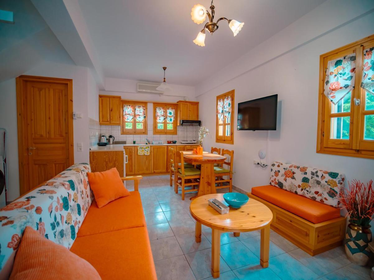 Orange House For Big Families In Damouchari - Delicious Houses Bagian luar foto