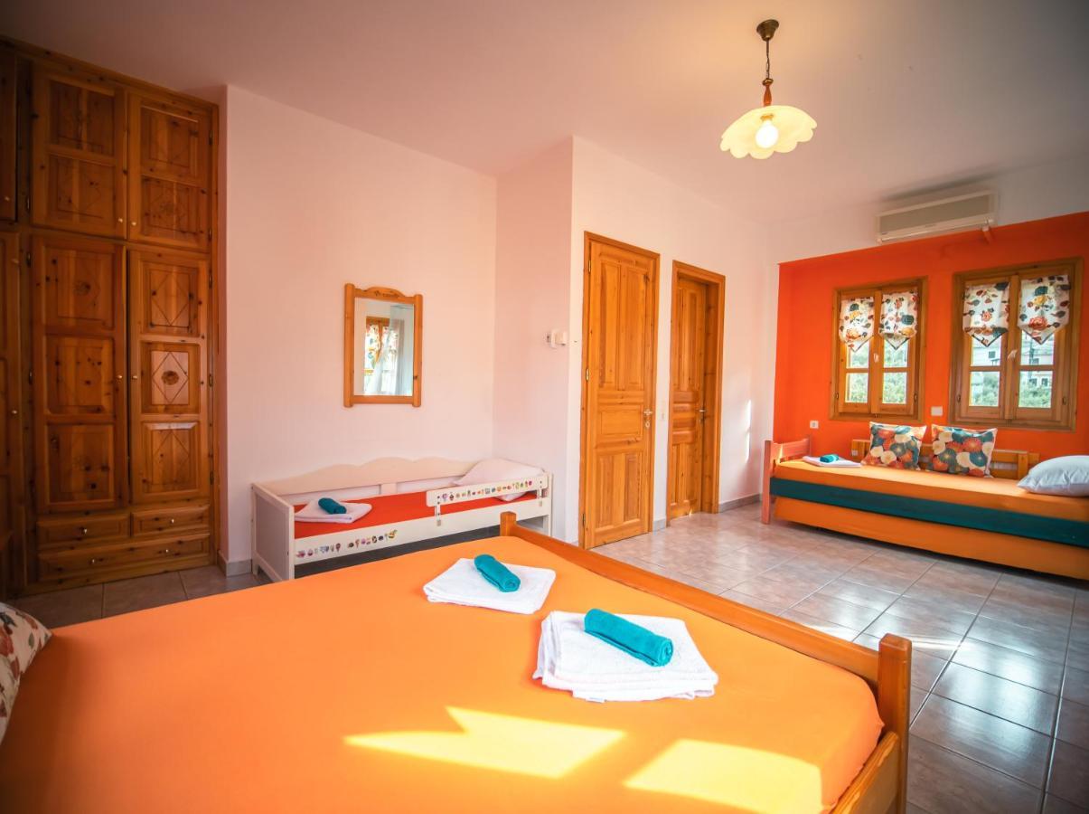 Orange House For Big Families In Damouchari - Delicious Houses Bagian luar foto