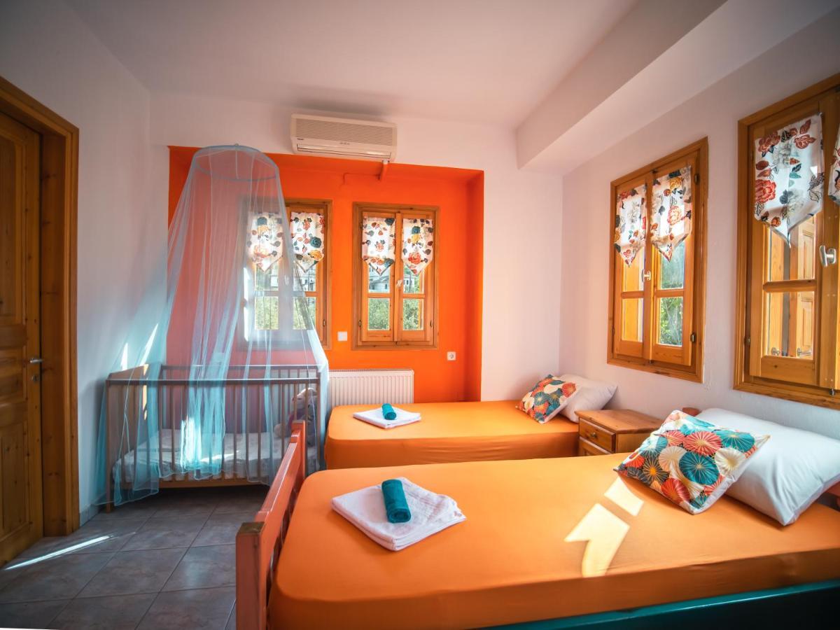 Orange House For Big Families In Damouchari - Delicious Houses Bagian luar foto